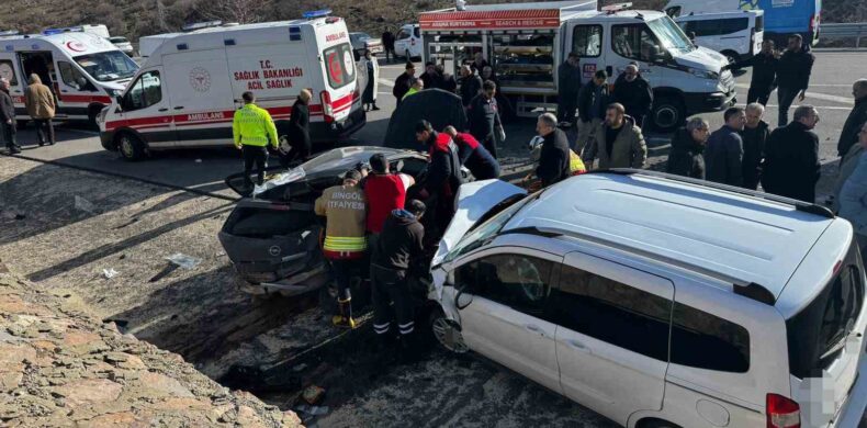 BİNGÖL’DE FECİ KAZA: 2 ÖLÜ, 3 YARALI